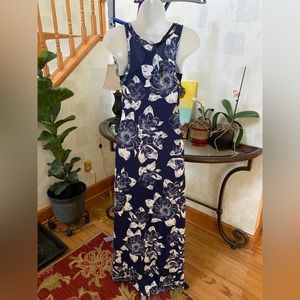 Old navy maxi dress, new with tag, size petite S